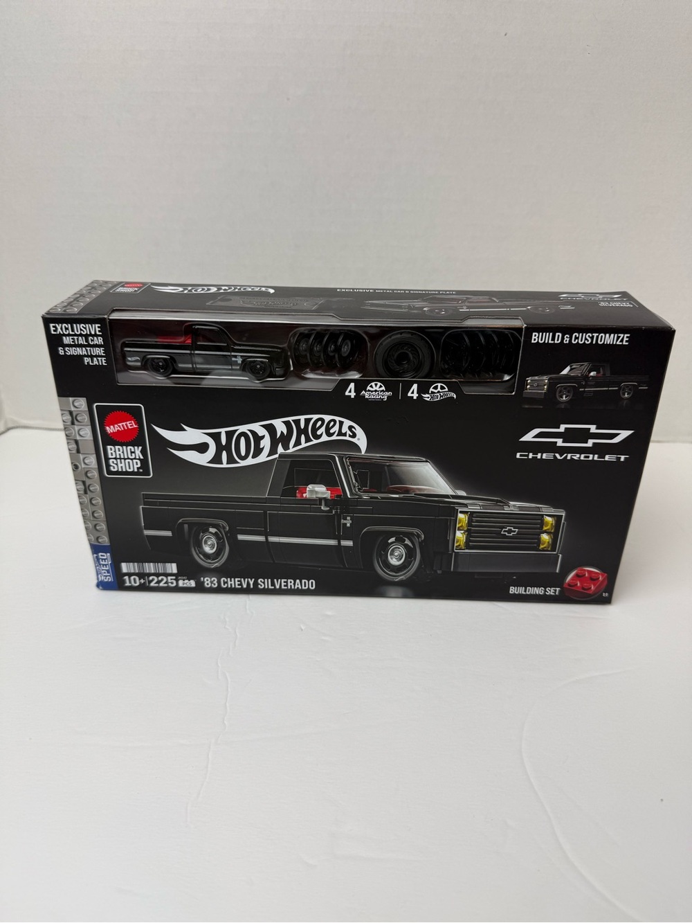 Mattel Hot Wheels Black Chevy Silverado Brick Shop Building Set